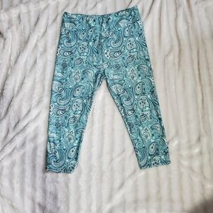WOMEN'S HIGH-WAISTED PAISLEY PRINT CAPRI LEGGINGS